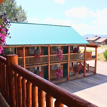 River Lodge Island Park Exterior photo